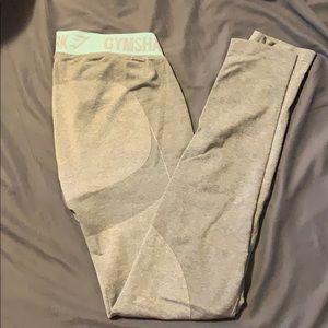 Gym shark leggings